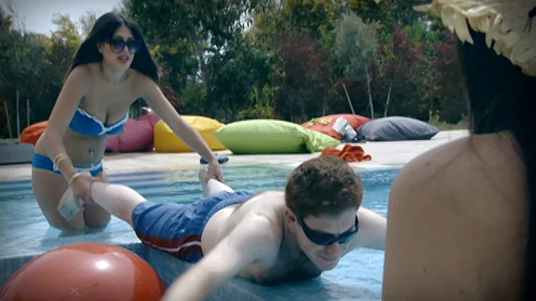 היפה מוריה אמר והחנון ויקטור צוויג מתוך היפה והחנון 3