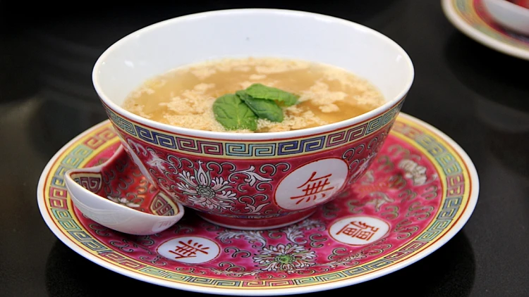 מרק ג'ינג'ר עם כופתאות אורז