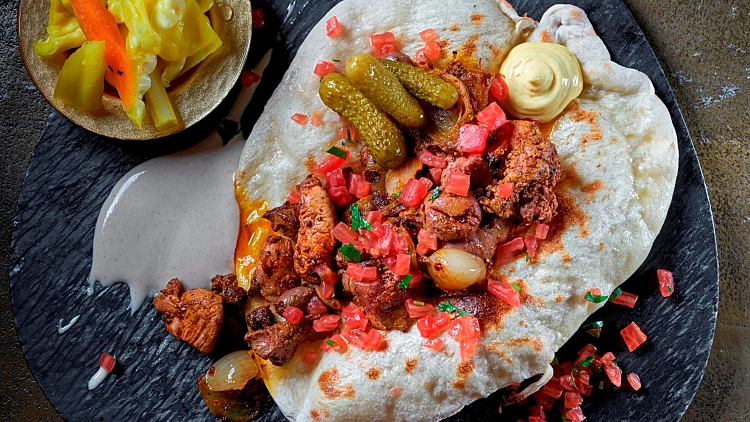 פיצה מעורב של "חצות"