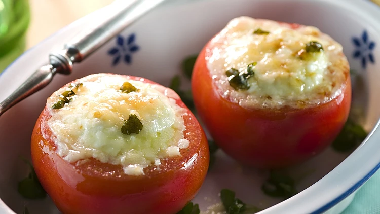 עגבניות קלויות במילוי גבינה