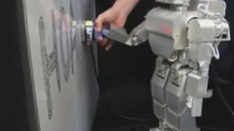 רובוט שלומד תנועות מורכבות ומחכה אותן