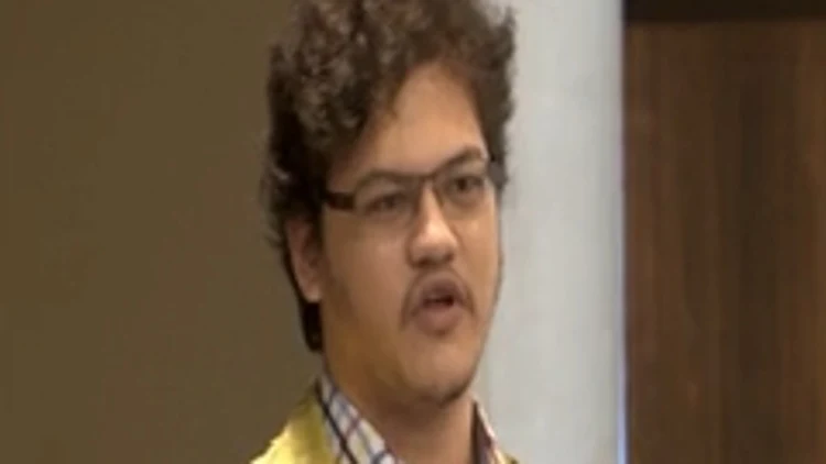 הו צאו צ'ונג  מתוך היפה והחנון בעיר הקודש