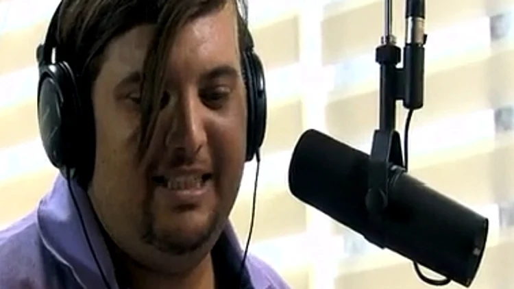 חביאר מ"היפה והחנון" במשימת רדיו