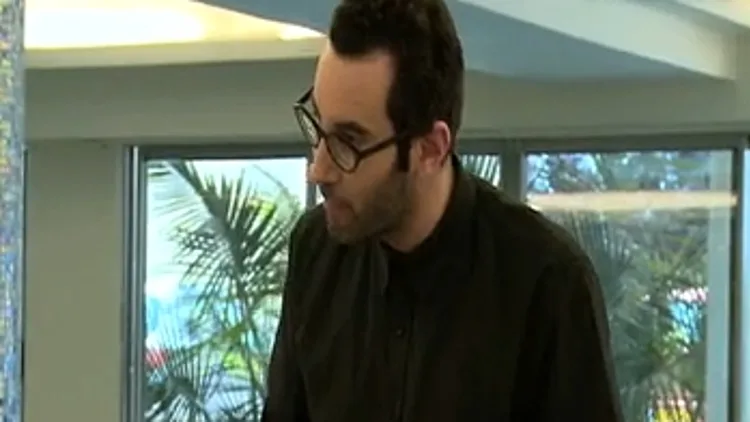 אורי ברויר - היפה והחנון 4