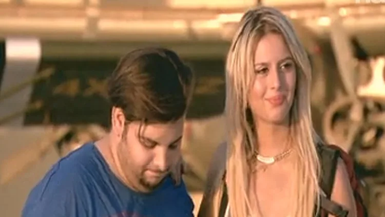 נפרדים מדבי וחביאר, היפה והחנון