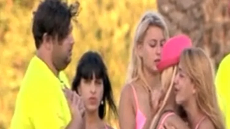 היפה והחנון 4