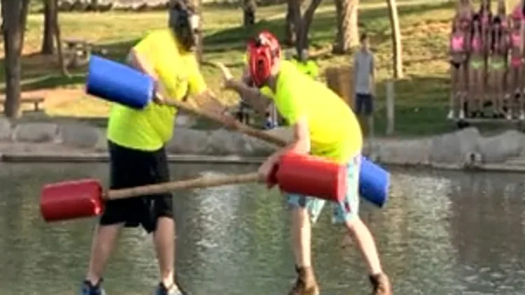 היפה והחנון 4