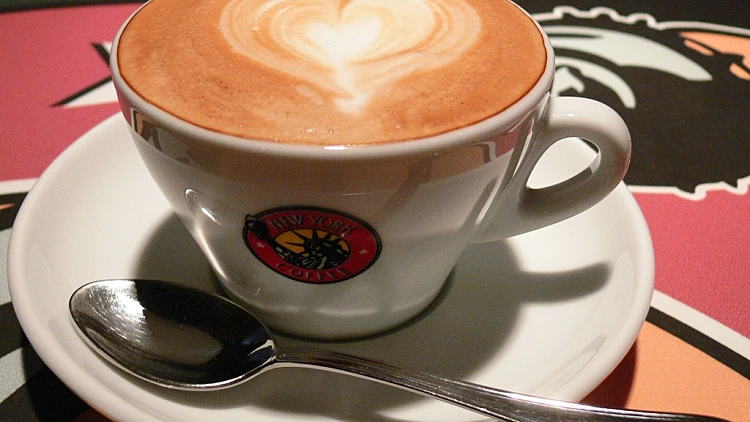 כוס קפה עם לב