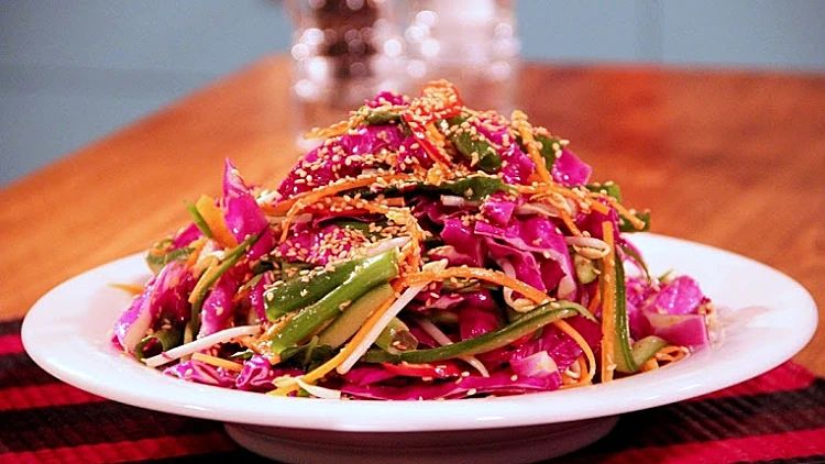 סלט כרוב אסייתי