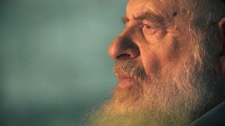 הסרט אורי זוהר חוזר