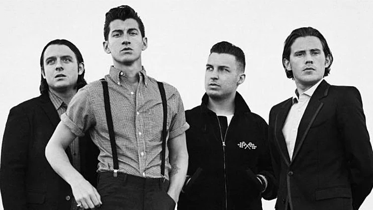 ארקטיק מאנקיז מחליפים את המיידיות בתהליך התאהבות איטי