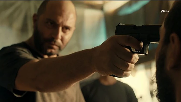 דורון מאיים על וואליד