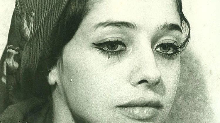 המשוררת והשחקנית תרצה אתר