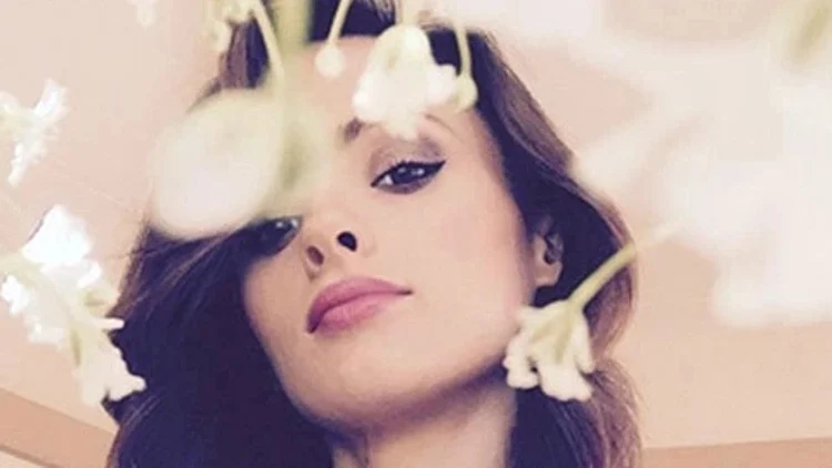 בת הזוג של ג'ים קארי התאבדה לאחר שנפרד ממנה