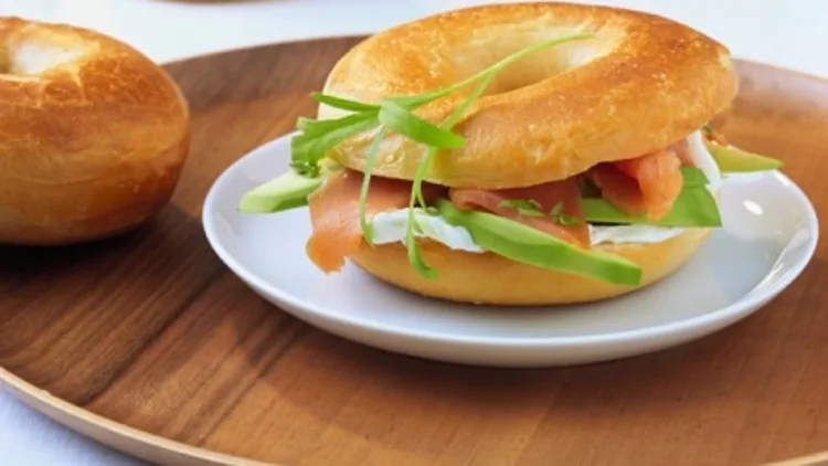 בייגל סלמון: לפתוח את הבוקר ברגל ימין