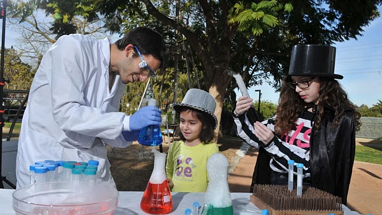 סדנאות במכון דוידסון, הזרוע החינוכית של מכון ויצמן למדע