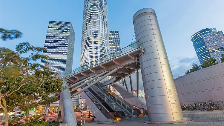 תל אביב, עזריאלי