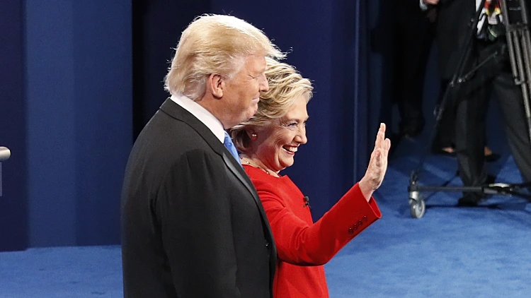 דונלד טראמפ והילרי קלינטון בעימות הנשיאותי הראשון