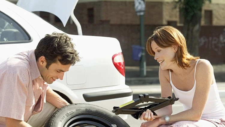 תביעה ייצוגית נגד AIG: תפסיקו להציע פוליסה שמפלה גברים לטובת נשים