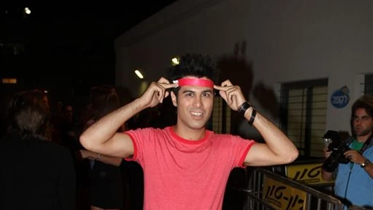 טל מוסרי בהשקת גיליון בגדי הים של בלייזר