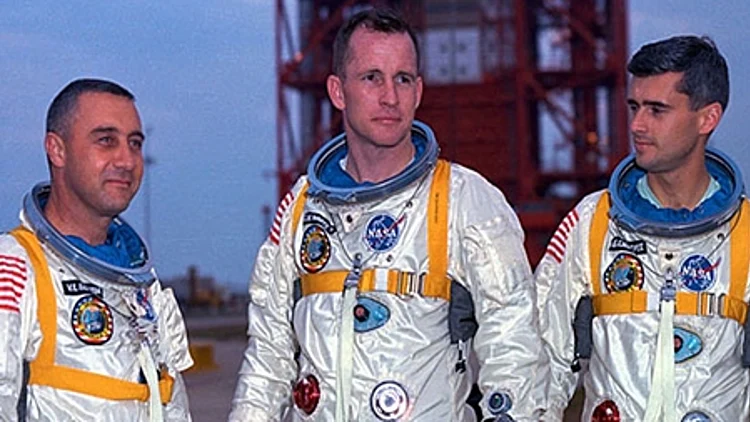 האסון הכבד בדרך לירח: 50 שנה לשריפה הקטלנית בחללית אפולו 1, ושכמעט עצרה את המרוץ להנחתת אדם על הירח