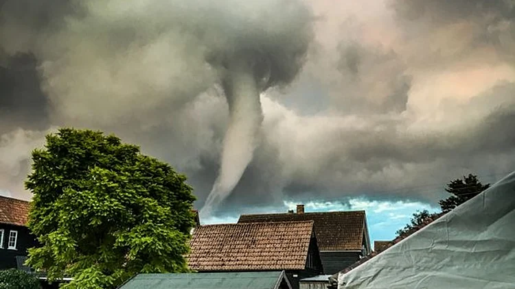 פאב בריטי טיפוסי מציג: סוף העולם