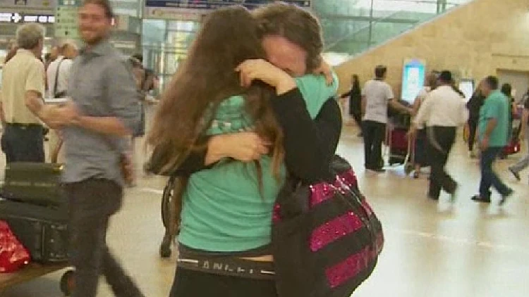 אחיות אבודות: כך מצאה לינוי את אחותה האבודה בניו יורק