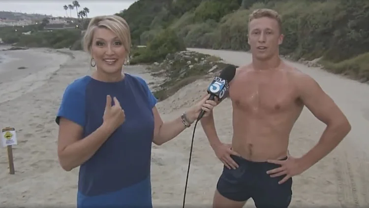 הרגע ובו השדרנית הזו איבדה את זה לגמרי