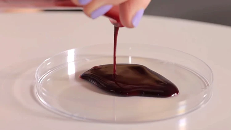 מה קורה לדם שלנו במגע עם ארס של נחש