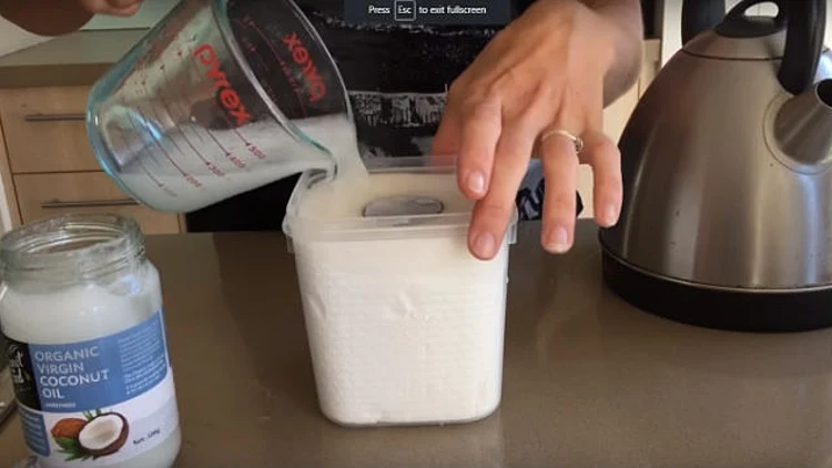 מגבונים לחים בין רגע