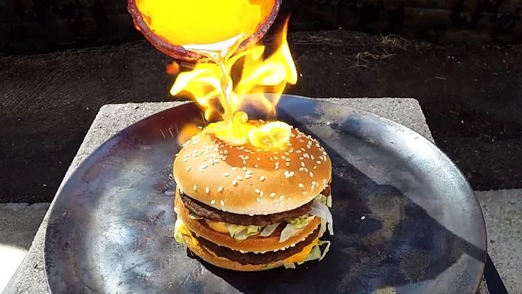 נחושת נגד ביג מק