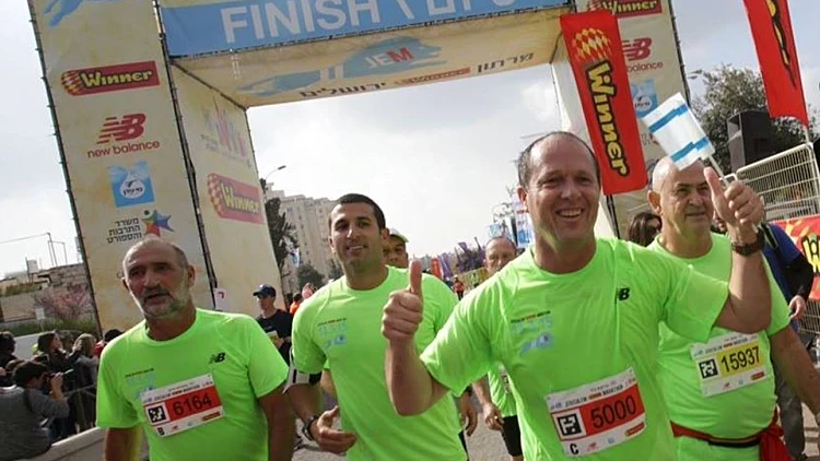 שבי נגד ברקת