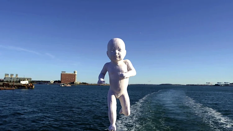 תינוק מודפס בתלת מימד רץ