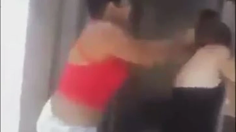 כך יעשה לבוגדת?