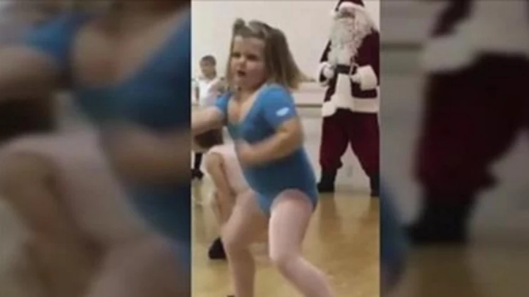 הילדה שכובשת את הרשת