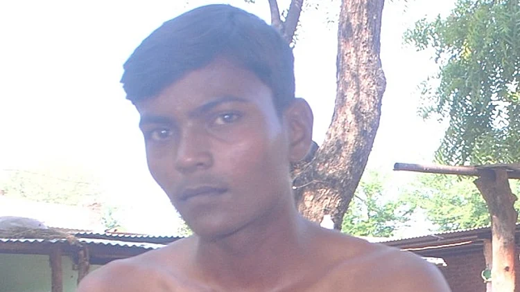 הילד שליבו פועם מבחוץ