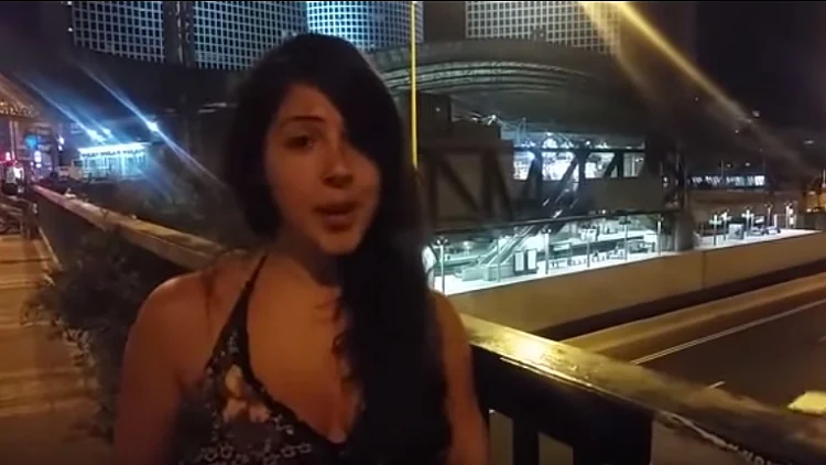 נטלי מחפשת גבר