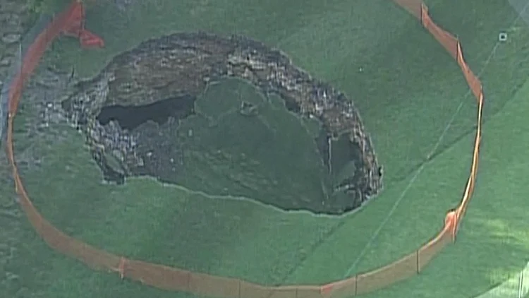 בולען במגרש גולף