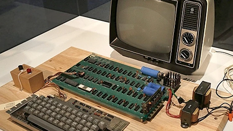 אפל 1. פריט לאספנים ששווי מוערך כיום בכ-200 אלף דולר