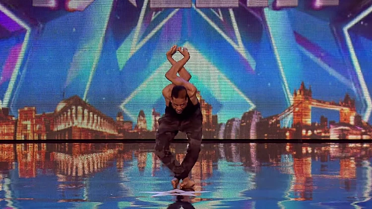 לא להחמיץ: הלוליין שגרם לשופטים להתכווץ במושבם