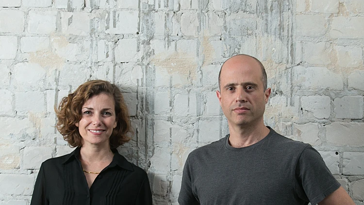 גיא עזרא וליאת אדיר מחברת Luck Genome