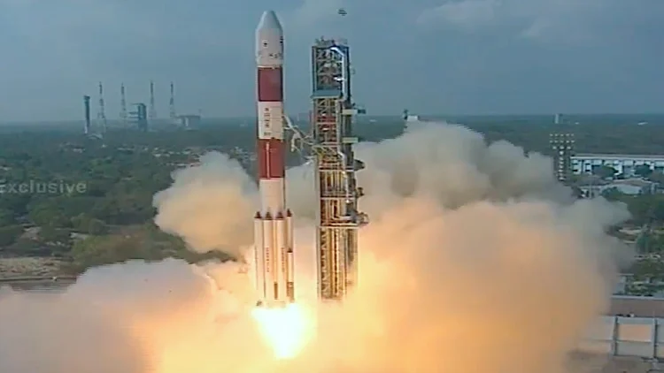 השיגור ההיסטורי של 104 הלווינים