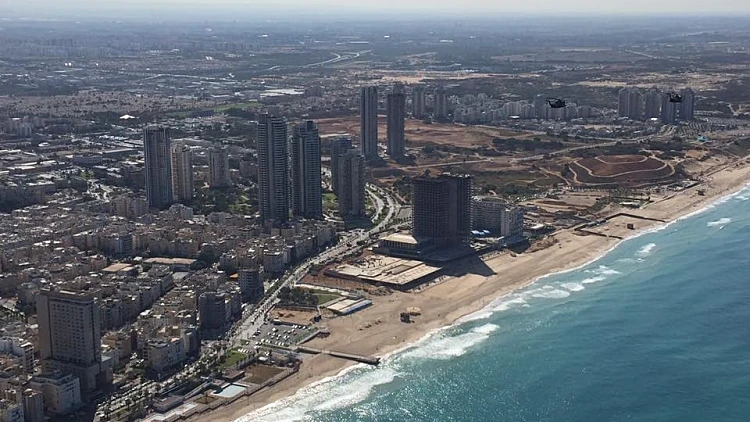 בת ים בצילום ממסוק של חיל האויר ( פייסבוק עיריית בת ים)