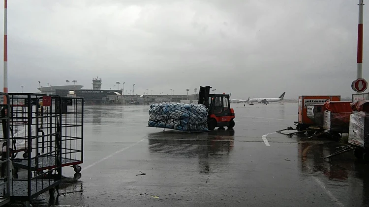 300 טונות חבילות עברו דרך דואר ישראל