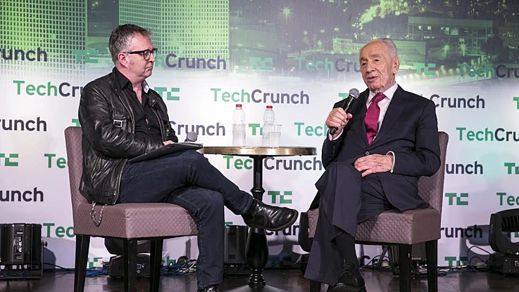 מייק בוצר מראיין את שמעון פרס