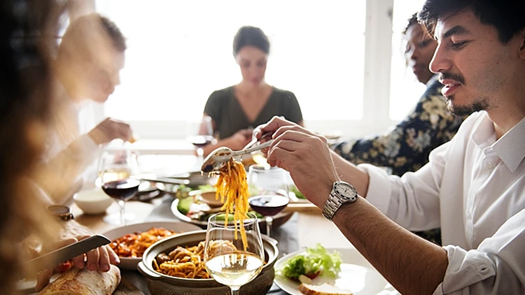 ארוחה משפחתית