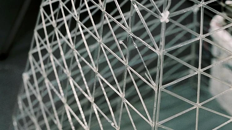 רמז ששוחרר לעת עתה, COS ומאמו-מאני