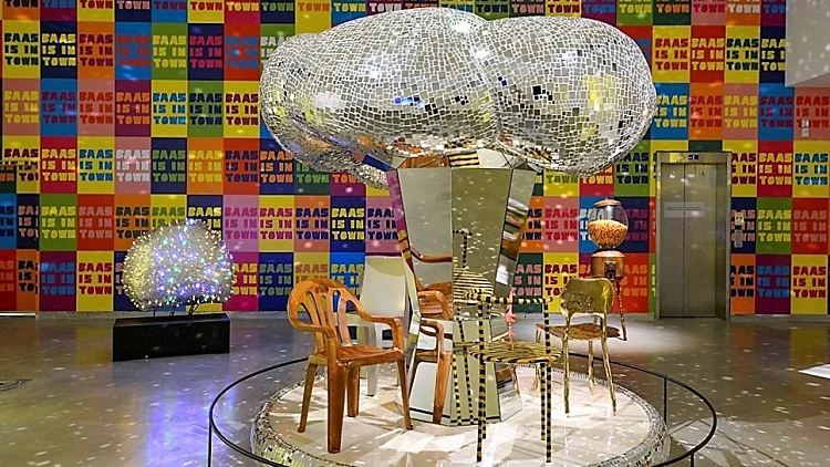 מרטן באאס בא העירה