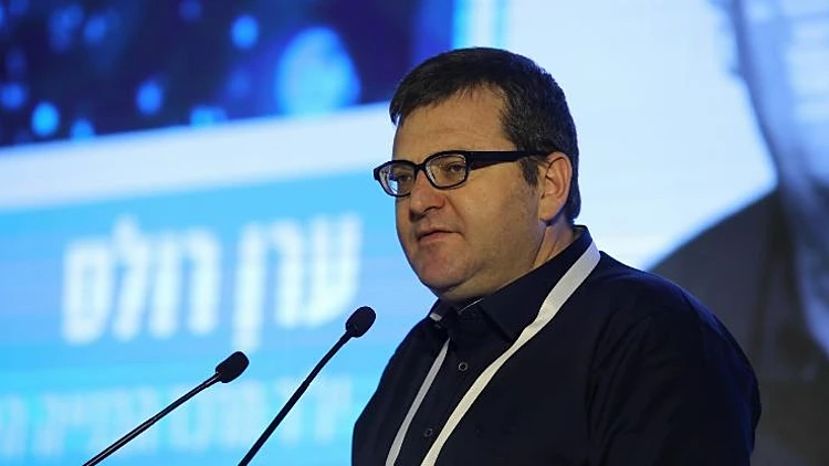 ערן רולס, צילום ארז עוזיר