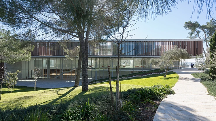 מכון ואן ליר, חיוטין אדריכלים